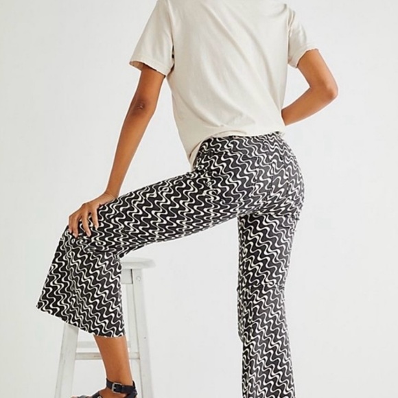 NWT Free People We the Free Cropped Flares Sz31 - Picture 2 of 11